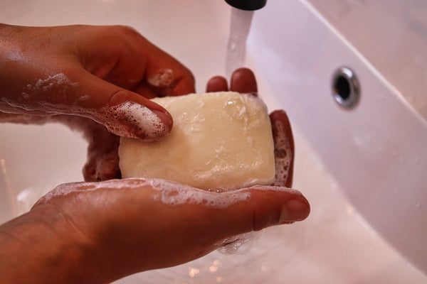 Handgesiedete Seife: Wie wird sie hergestellt?